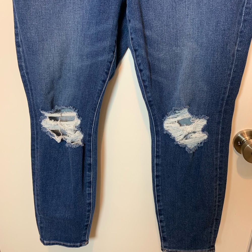American Eagle Outfitters Dark Blue Distressed Skinny Jeans (Size 16S) - Picture 5 of 12
